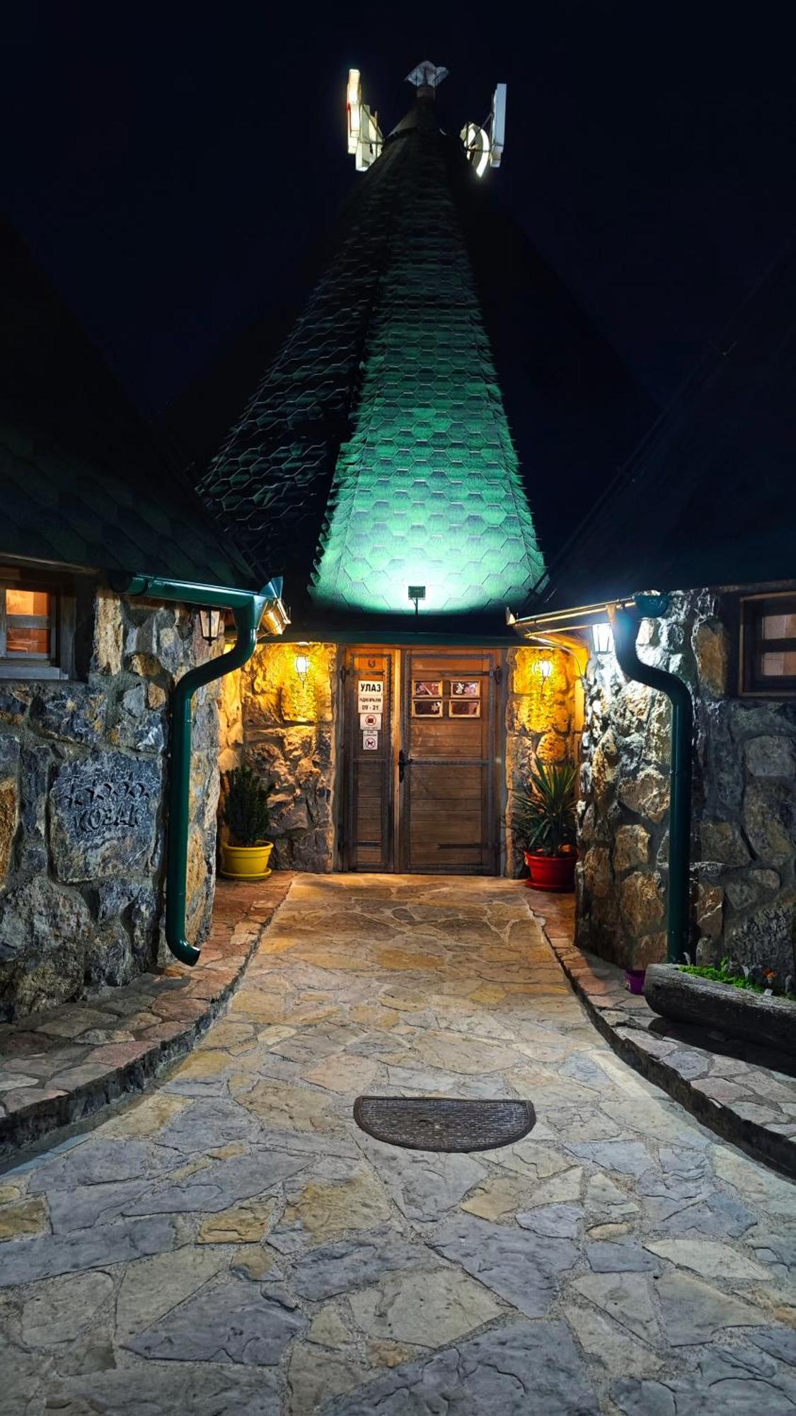 Kozak Apartments & Restaurant مويكوفاتش المظهر الخارجي الصورة