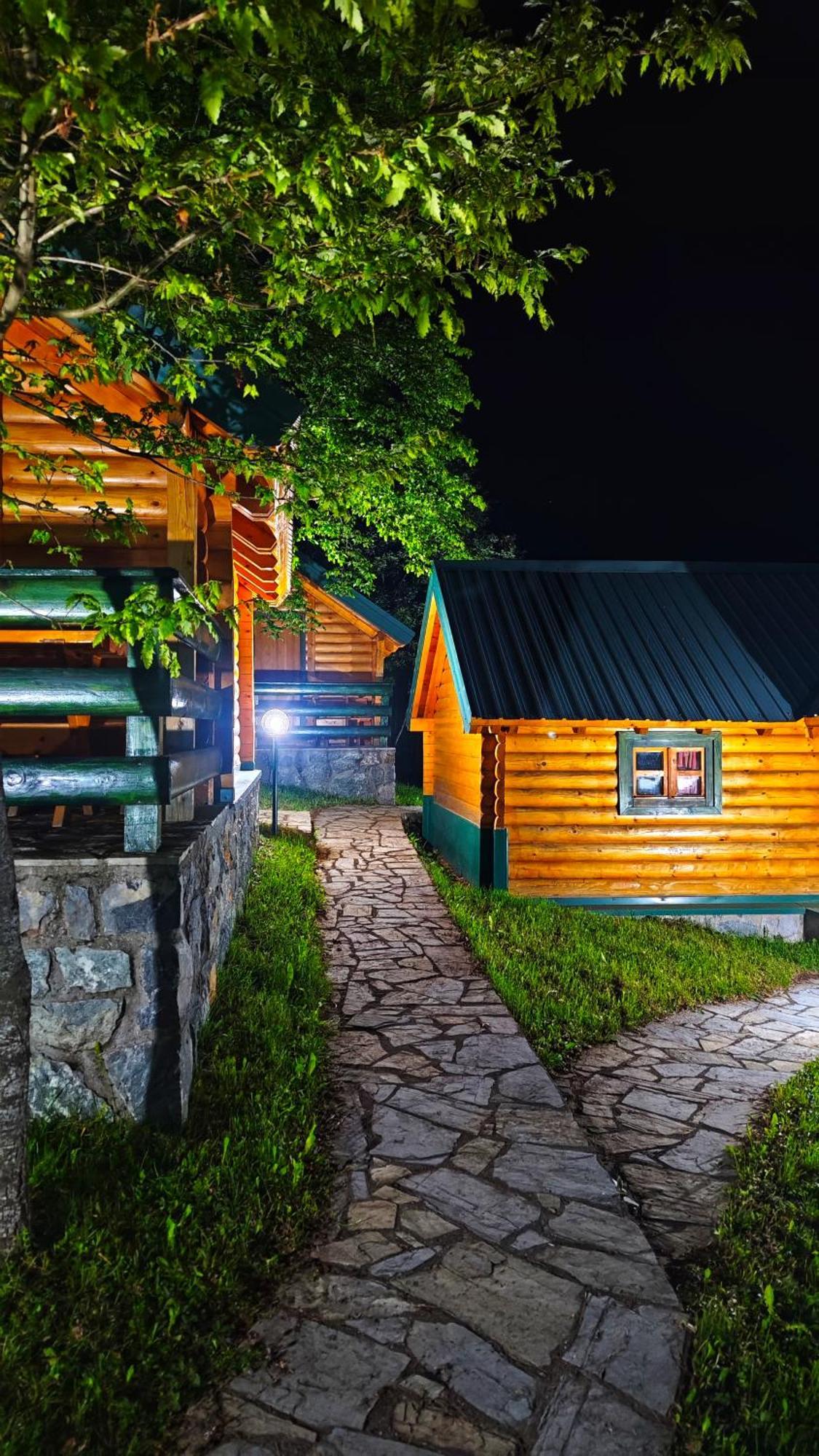 Kozak Apartments & Restaurant مويكوفاتش المظهر الخارجي الصورة